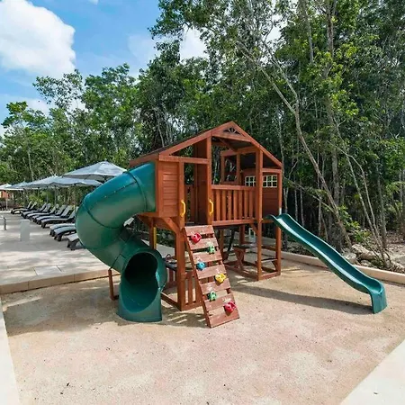 Casa Ohana~3Br W/ Private Pool & Rooftop Jacuzzi, Wifi, Gym, & 5 Km To Beach